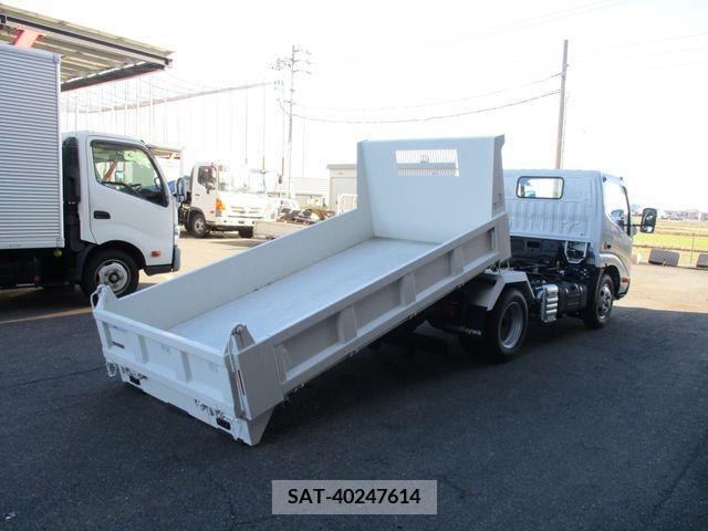 Hino DUTRO 2023-06 208477-1