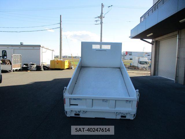 Hino DUTRO 2023-06 208477-2