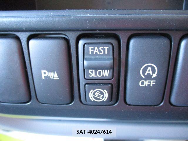 Hino DUTRO 2023-06 208477-18