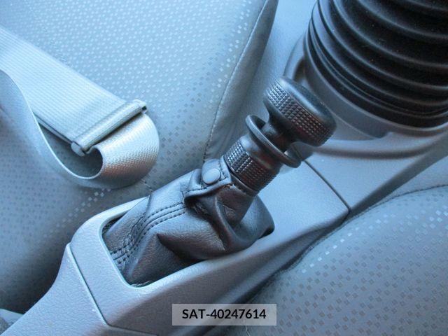 Hino DUTRO 2023-06 208477-19