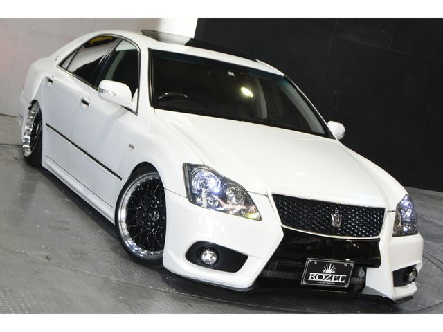 Toyota CROWN SEDAN 2006-07 6472-3