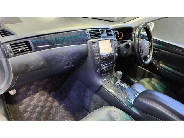 Toyota CROWN SEDAN 2006-07 6472-1