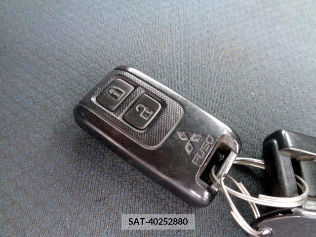 Mitsubishi CANTER 2015-04 200386-10