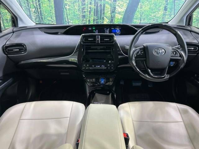 Toyota PRIUS 2017-04 9548-1