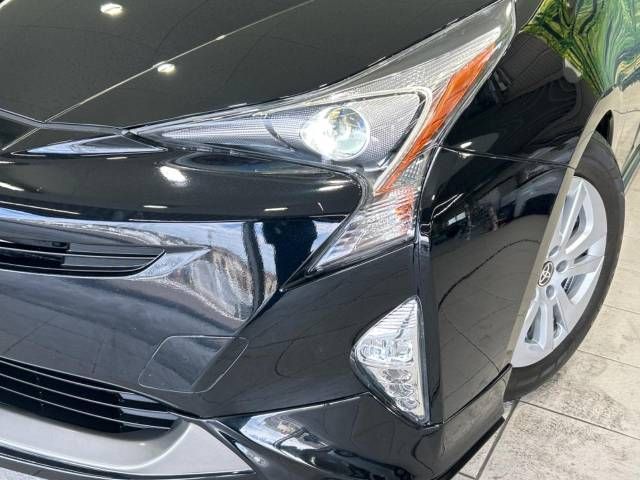 Toyota PRIUS 2017-04 9548-13