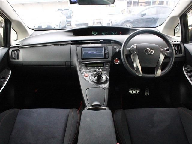 Toyota PRIUS 2012-09 15060-1