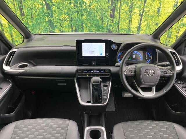 Toyota VOXY HYBRID 2022-10 11435-1