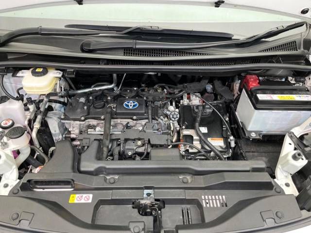Toyota VOXY HYBRID 2022-10 11435-18