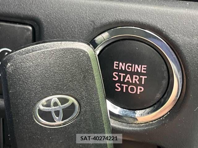Toyota VOXY 2019-03 231757-7