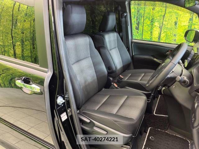Toyota VOXY 2019-03 231757-8