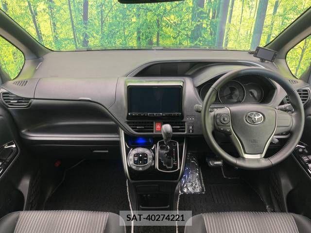 Toyota VOXY 2019-03 231757-1