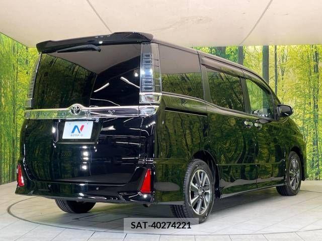 Toyota VOXY 2019-03 231757-18