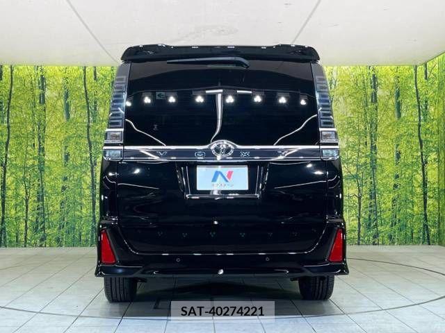 Toyota VOXY 2019-03 231757-16