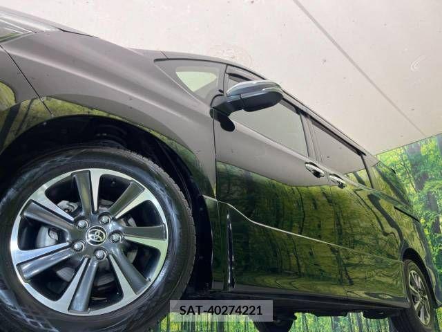 Toyota VOXY 2019-03 231757-14