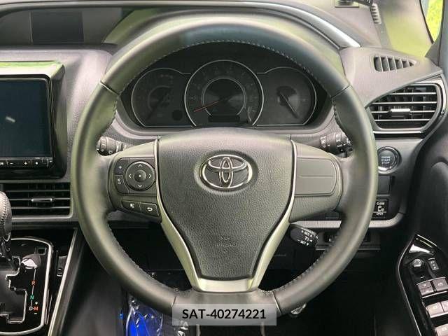 Toyota VOXY 2019-03 231757-12
