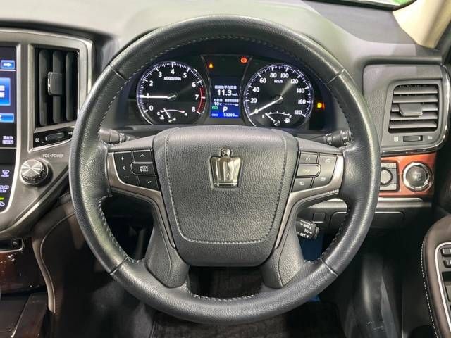 Toyota CROWN SEDAN 2013-03 192968-11