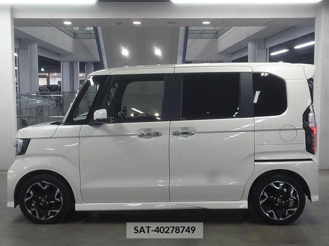 Honda N BOX CUSTOM 2017-12 213227-8