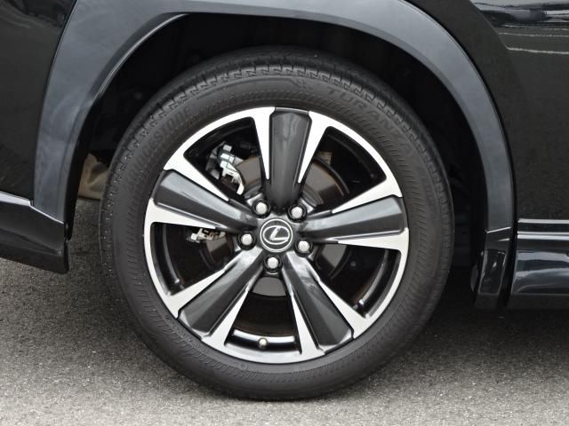 Lexus UX 2020-08 18086-9