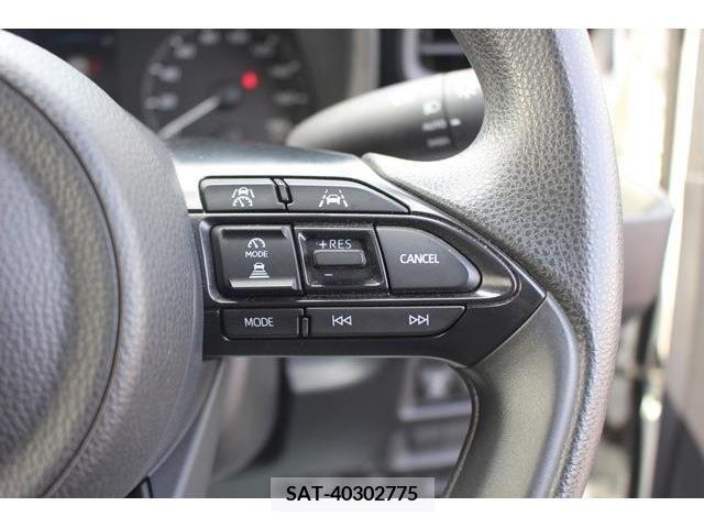 Toyota SIENTA 2022-10 368152-4