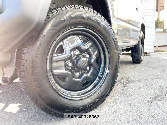 Suzuki JIMNY 2023-11 256517-13