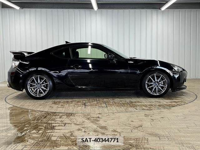 Toyota 86 2014-11 209386-13