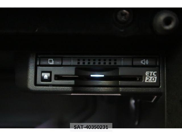 Lexus IS 2019-08 388215-18