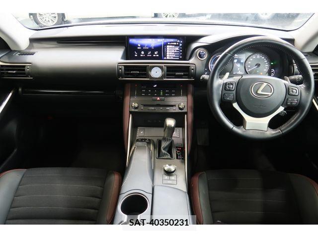 Lexus IS 2019-08 388215-5