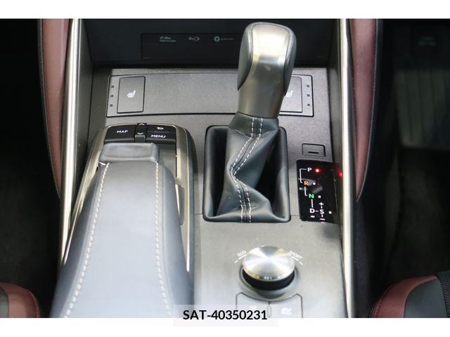 Lexus IS 2019-08 388215-10