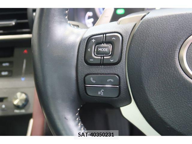 Lexus IS 2019-08 388215-13