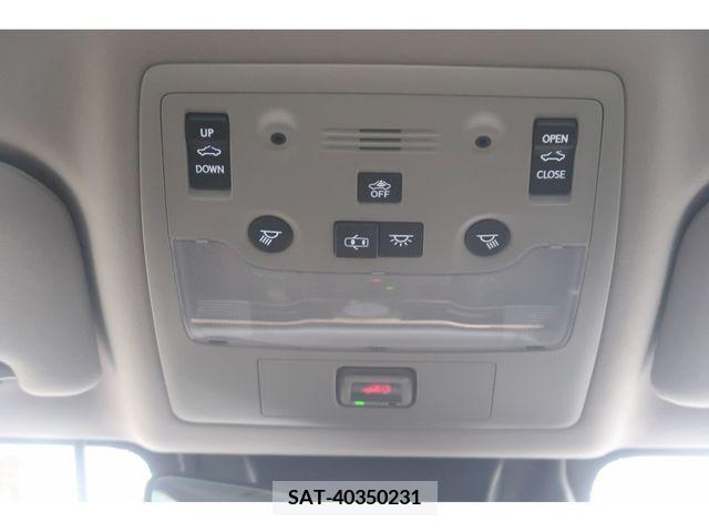 Lexus IS 2019-08 388215-11
