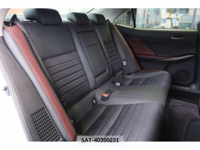 Lexus IS 2019-08 388215-26