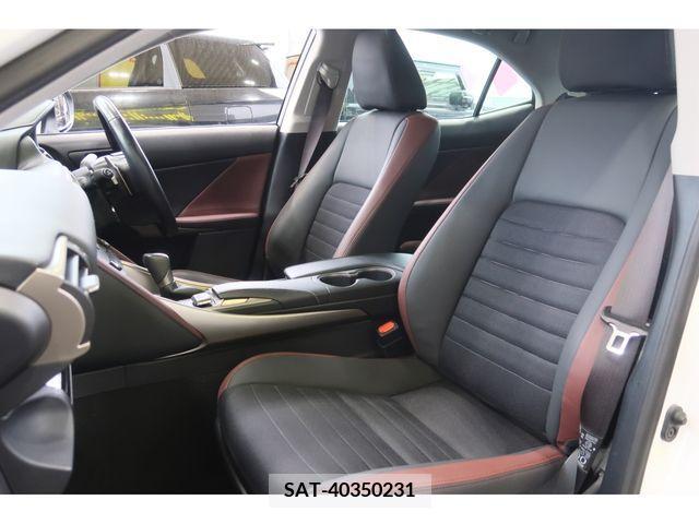 Lexus IS 2019-08 388215-25