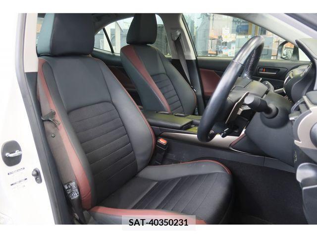 Lexus IS 2019-08 388215-24