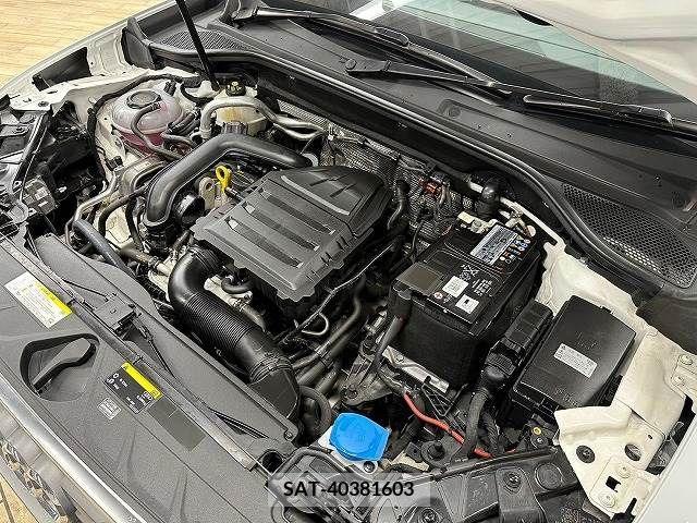 Audi Q2 2018-12 356579-13