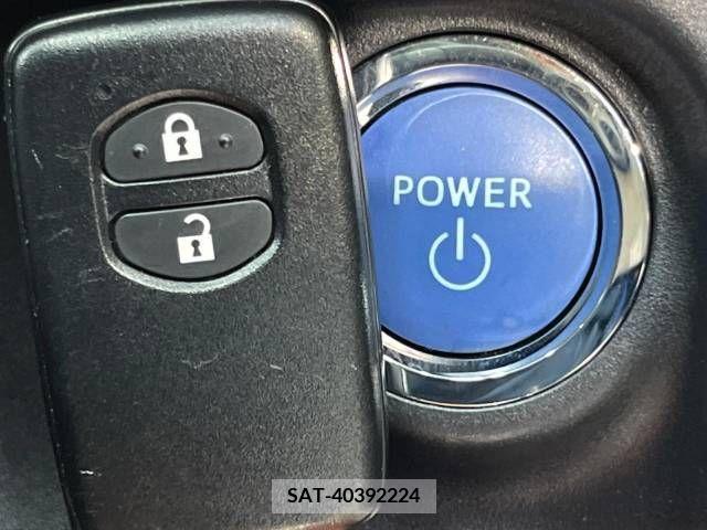 Toyota AQUA 2019-08 338225-4