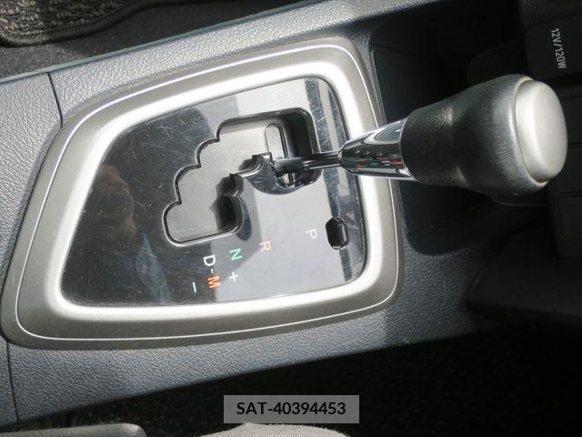 Toyota AURIS 2013-03 293254-14