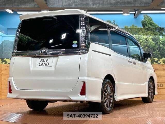 Toyota VOXY 2017-07 348548-17