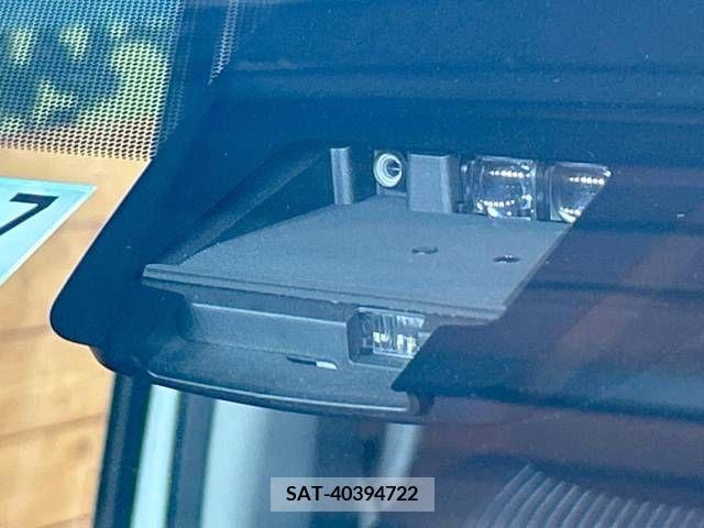 Toyota VOXY 2017-07 348548-5