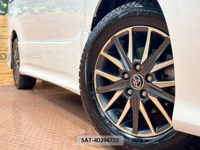 Toyota VOXY 2017-07 348548-13