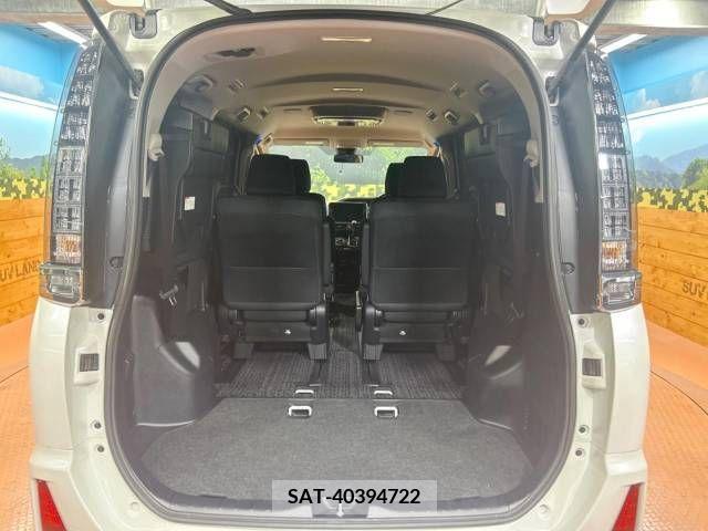 Toyota VOXY 2017-07 348548-10