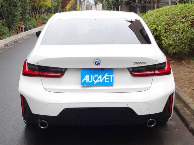 Bmw 3 SERIES 2023-06 184732-9