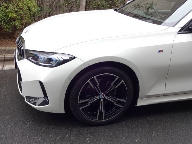Bmw 3 SERIES 2023-06 184732-4