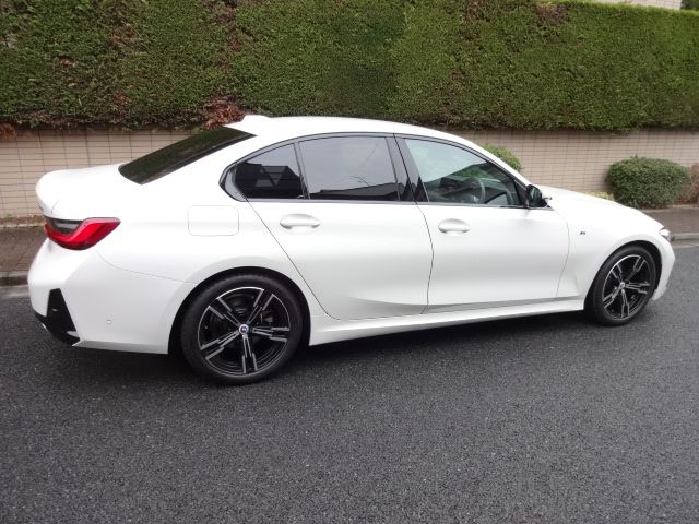 Bmw 3 SERIES 2023-06 184732-6