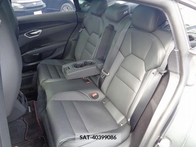 Audi E-TRON 2023-03 217884-6