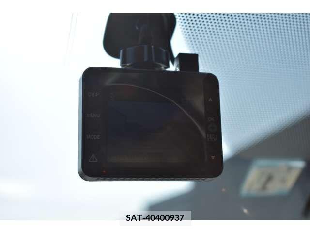 Toyota SIENTA 2015-11 214303-3