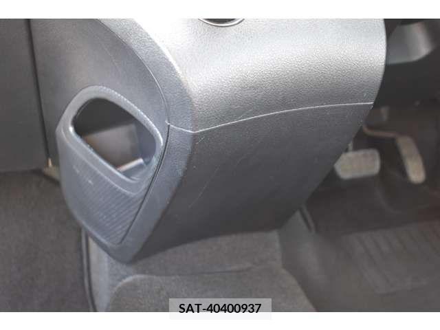 Toyota SIENTA 2015-11 214303-9