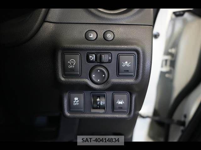 Nissan NOTE 2016-11 302405-12