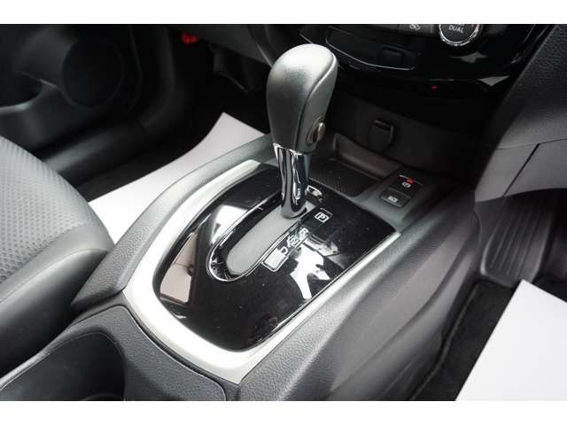 Nissan X-TRAIL 2018-01 5437-12