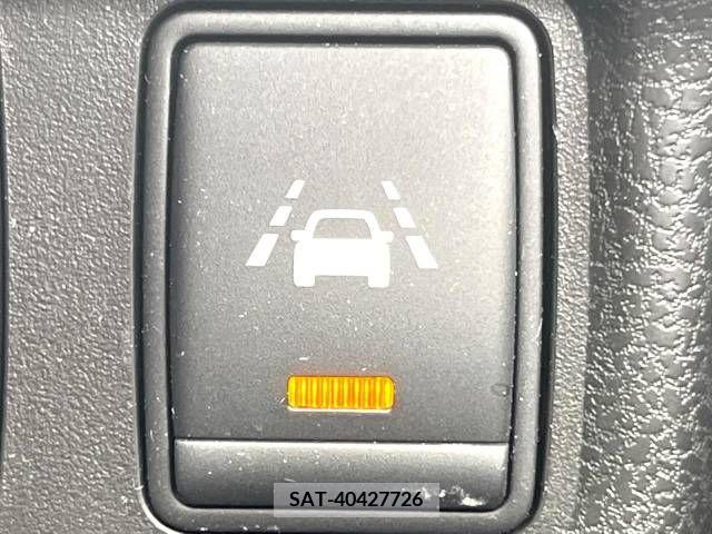 Nissan NOTE 2016-02 365494-5