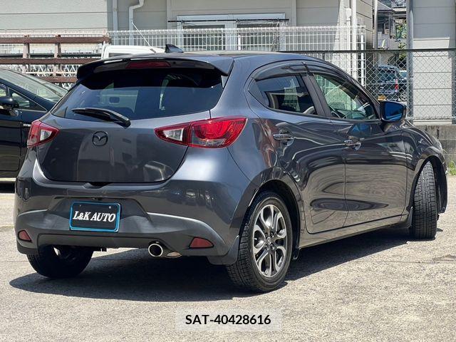 Mazda DEMIO 2015-12 267992-1